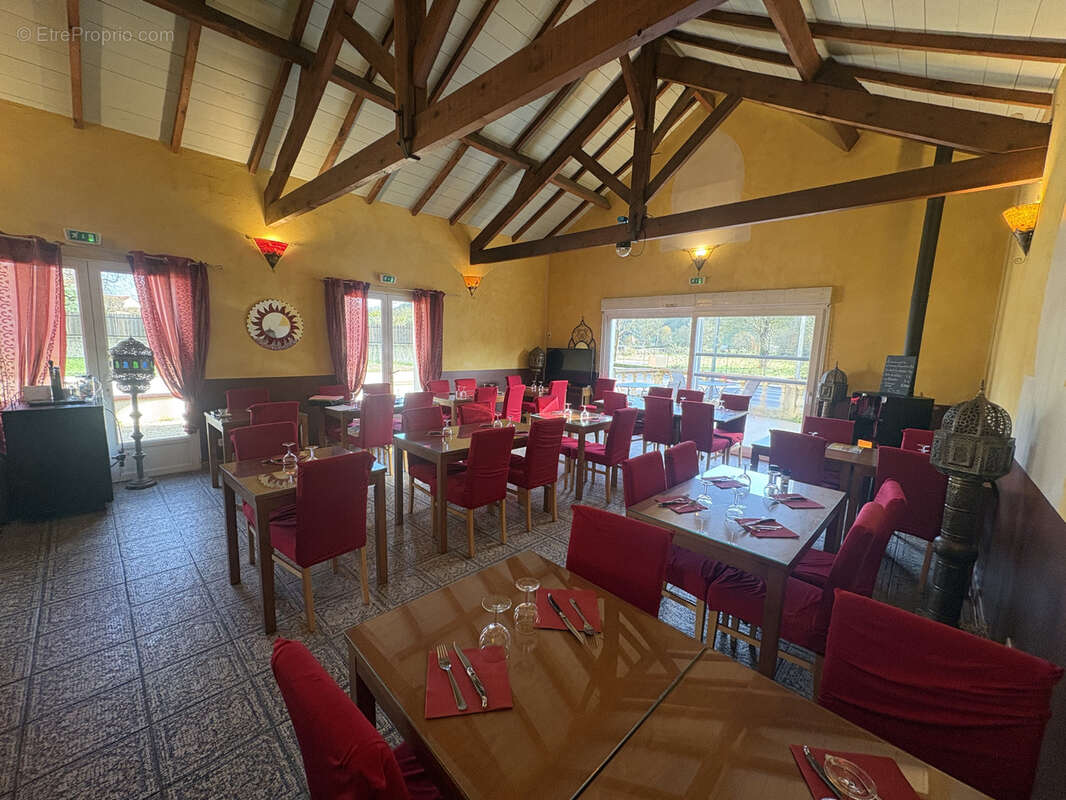 Commerce à MONTAIGU-DE-QUERCY