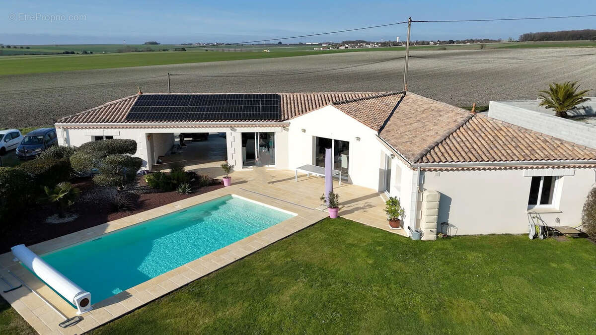 Maison à SEMUSSAC