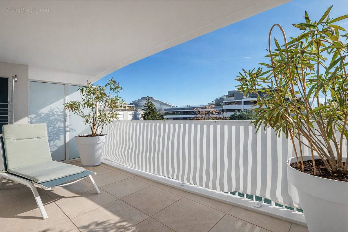 Appartement à VILLENEUVE-LOUBET