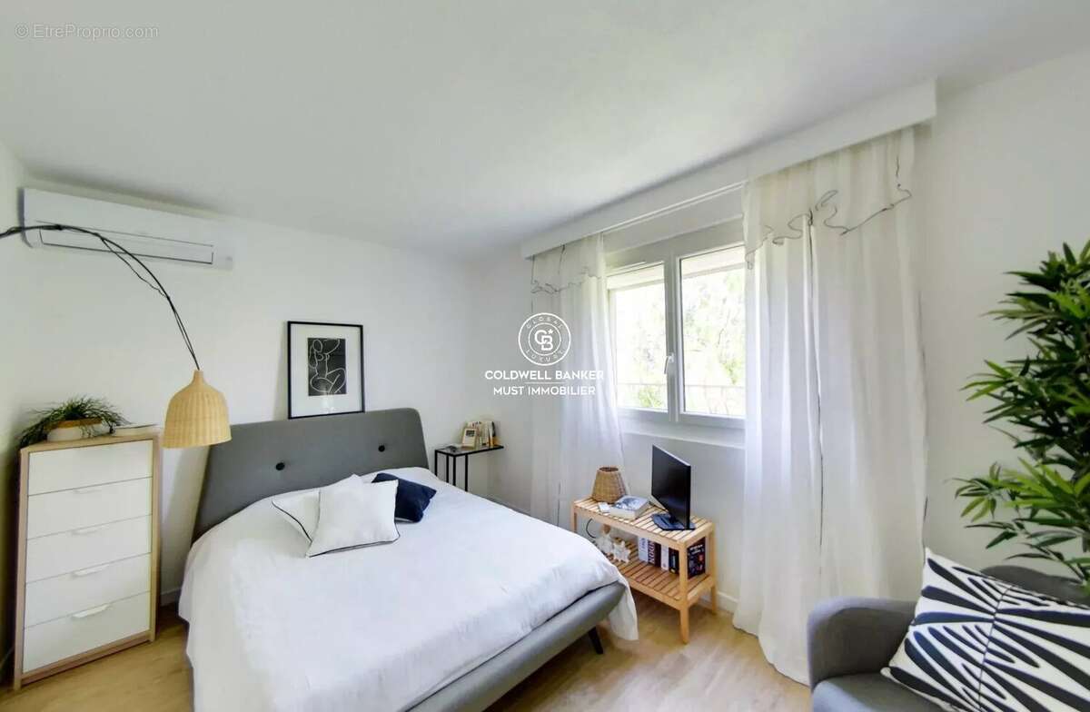 Canet: Maison dominante avec vue, en impasse, avec 1000 m² de terrain et piscine - photo 21