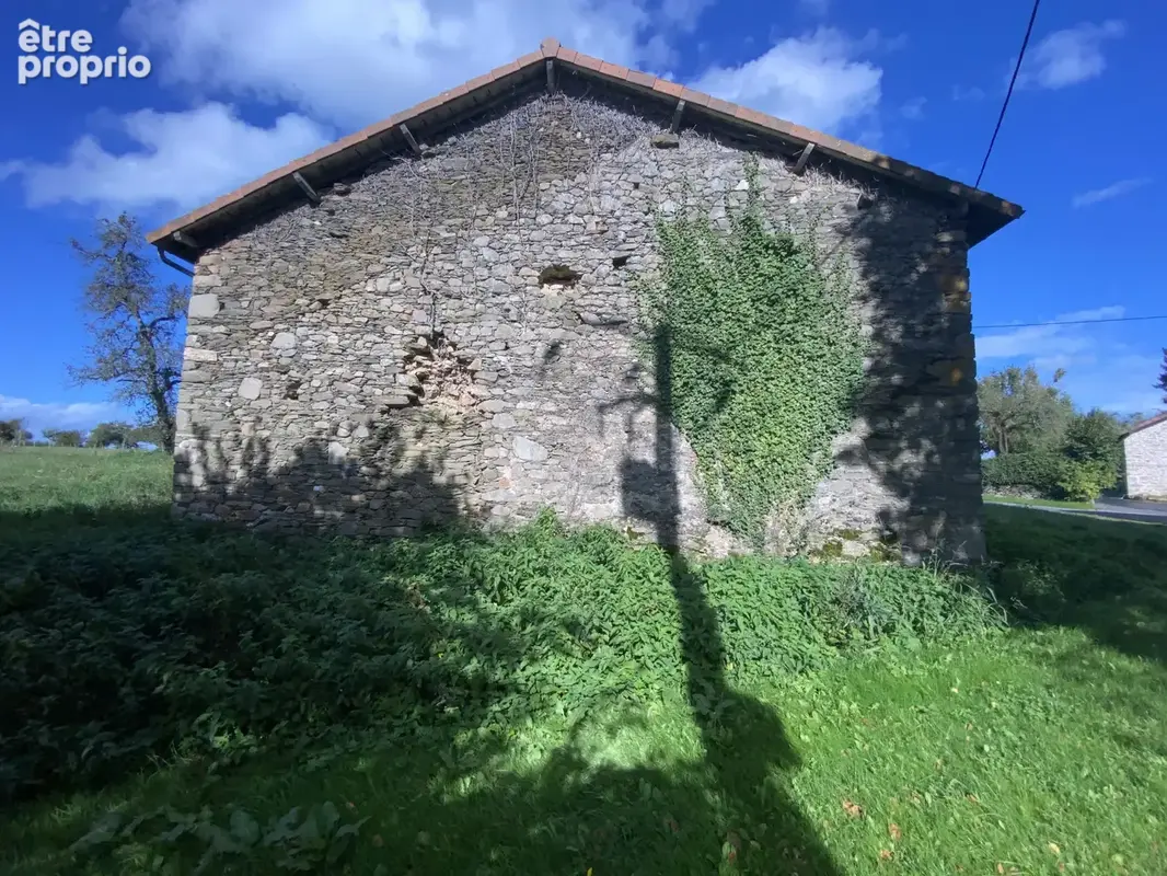 Corps de ferme à rénover sur 1 Ha de terres attenantes. - photo 8