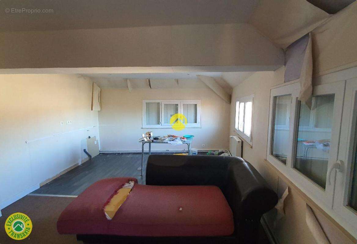 Commerce à AUZANCES