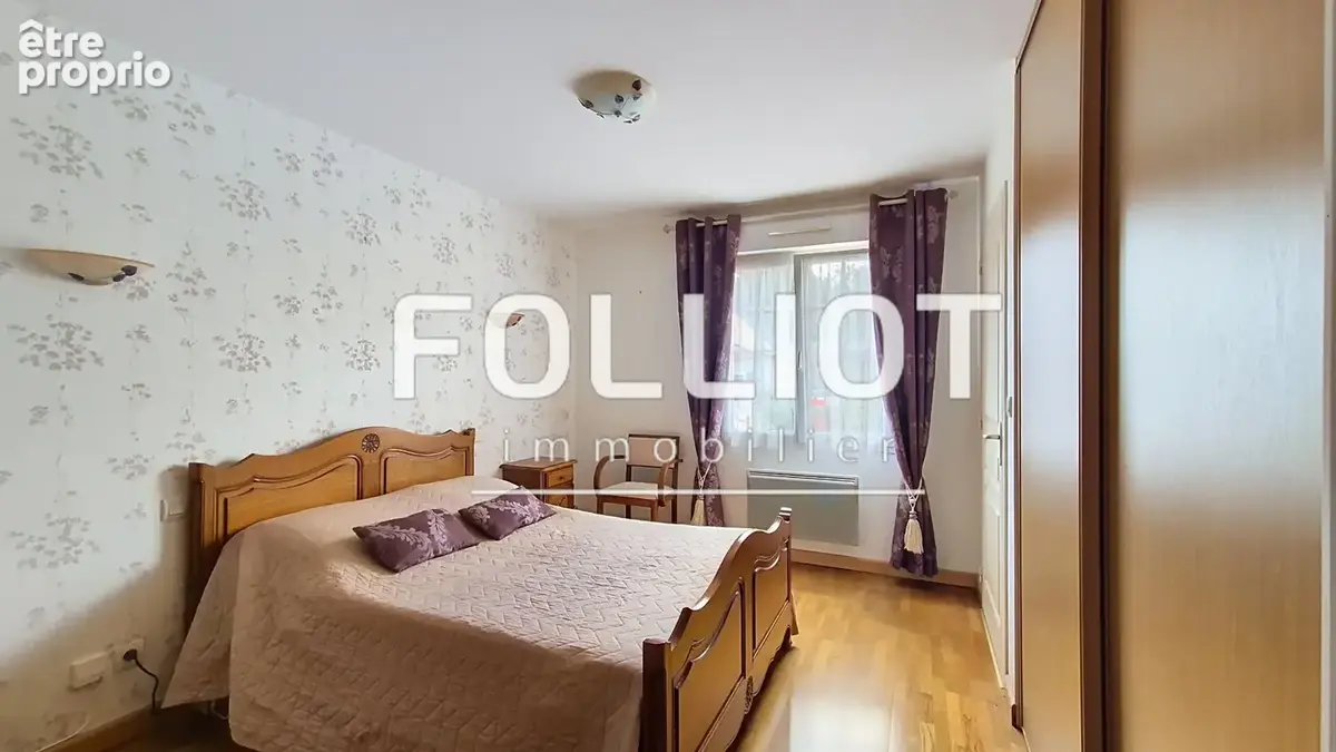 A vendre à Cérences PLEIN CENTRE Maison récente de 130 m² avec vie de plain-pied - photo 9