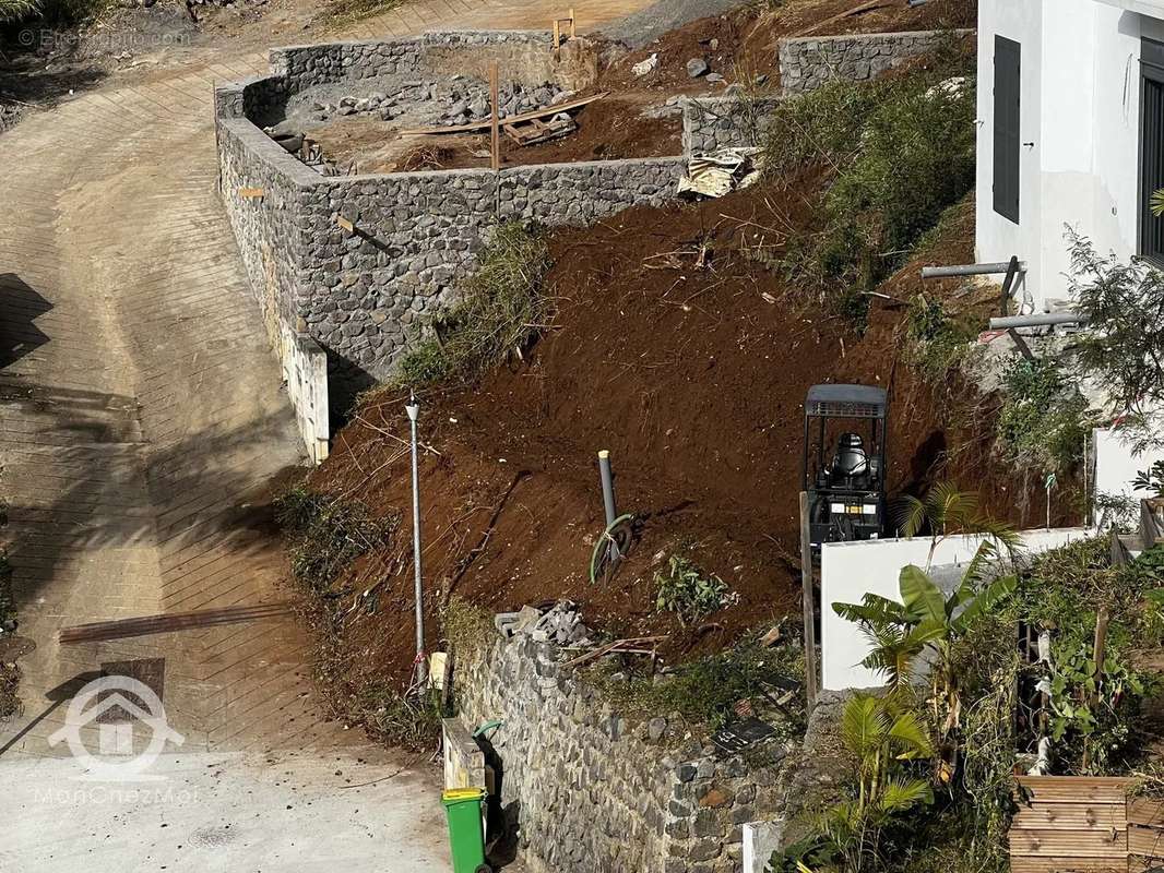 Terrain à LA POSSESSION