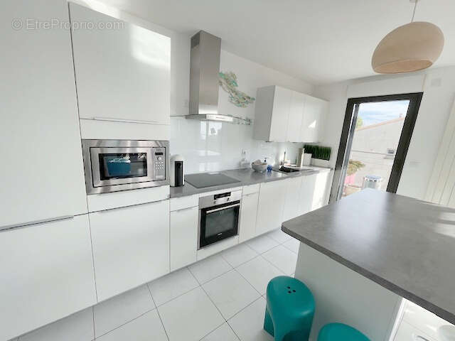 Appartement à MAUGUIO