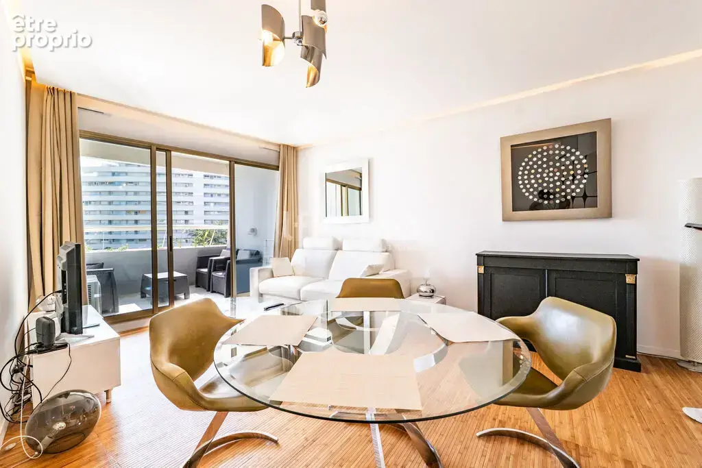 Appartement à VILLENEUVE-LOUBET