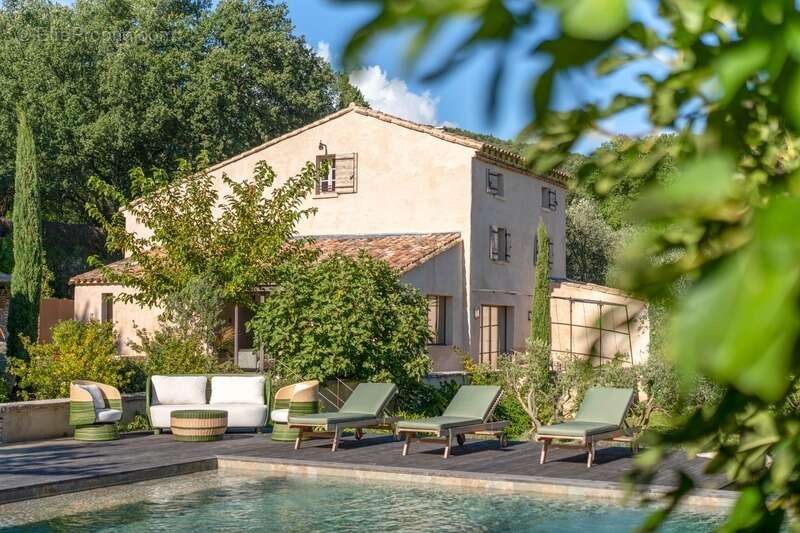 Maison à SAINT-SATURNIN-LES-APT