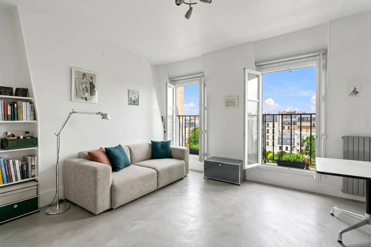 Appartement à PARIS-17E