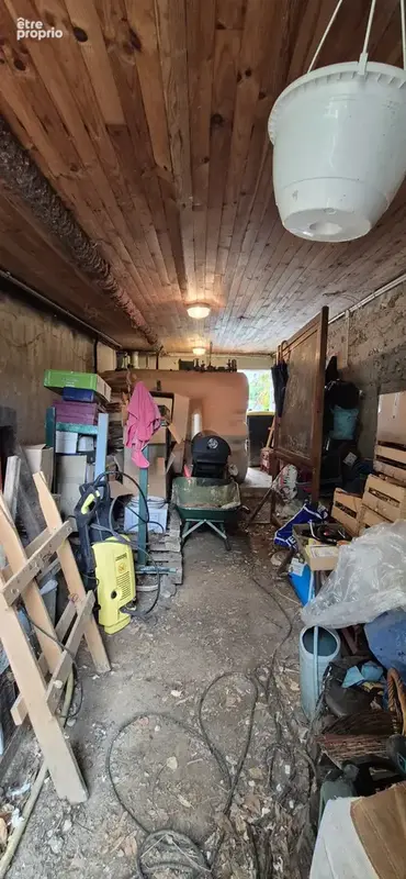 Bâtisse de 140 m2 habitables sur parce de 3375 m2, avec garage, grange et caves. - photo 19