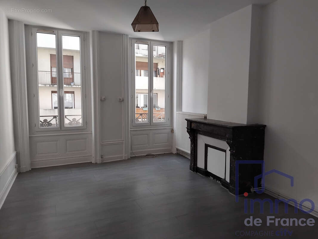 Appartement à SAINT-ETIENNE