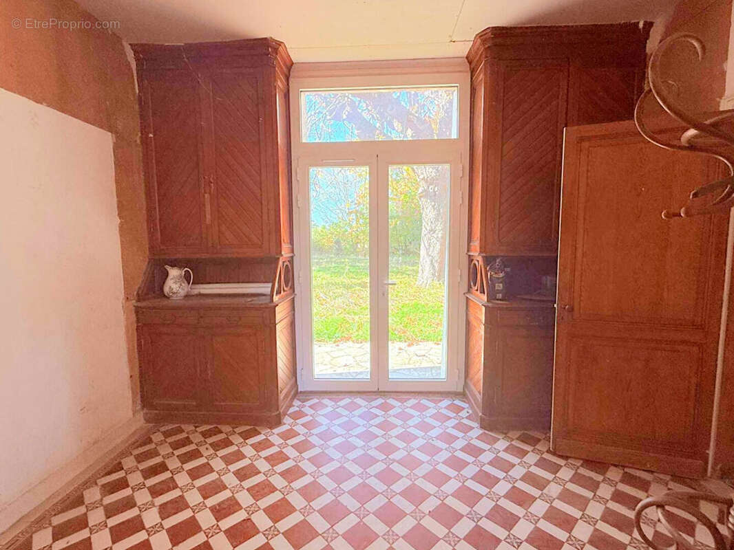 Maison à AMBARES-ET-LAGRAVE