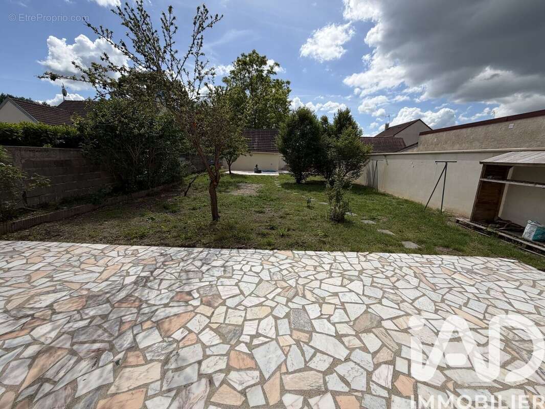 Maison 124 m² à Montcourt-Fromonville  - photo 3