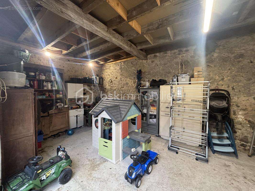 Maison à VILLEMANOCHE