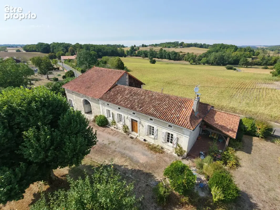 Charmante propriété en pierre avec grange et terrasse couverte - photo 13