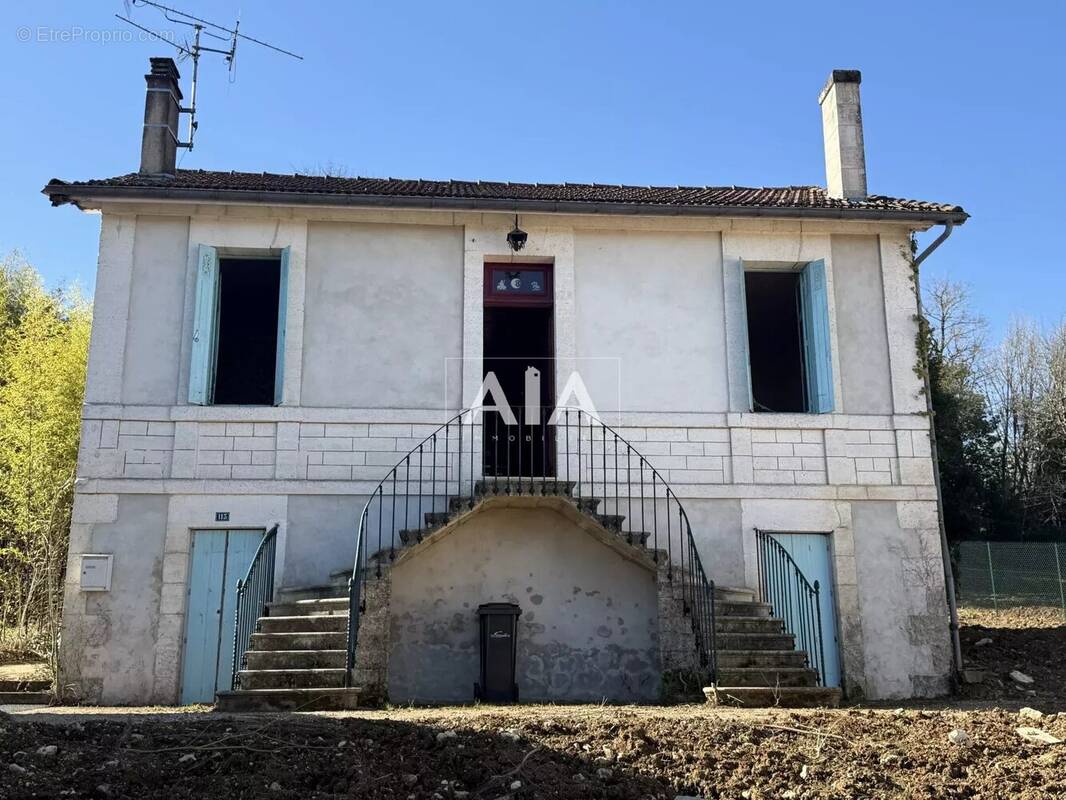 Maison à MAGNAC-SUR-TOUVRE