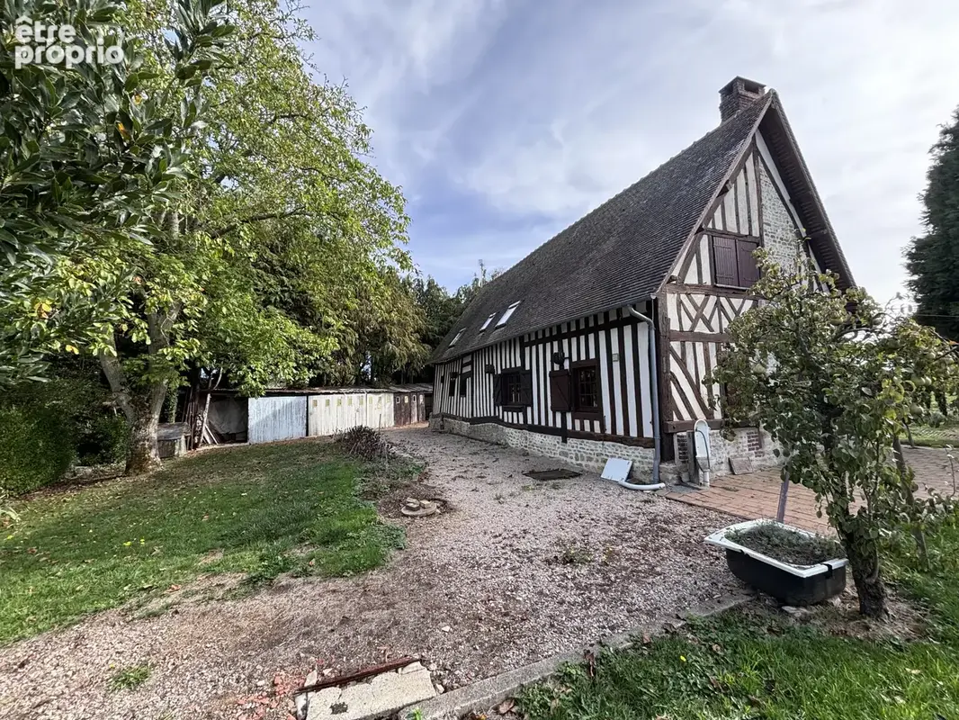 Maison normande avec cheminée sur 1080m2 de jardin + herbage avec bâtiments loués. - photo 8