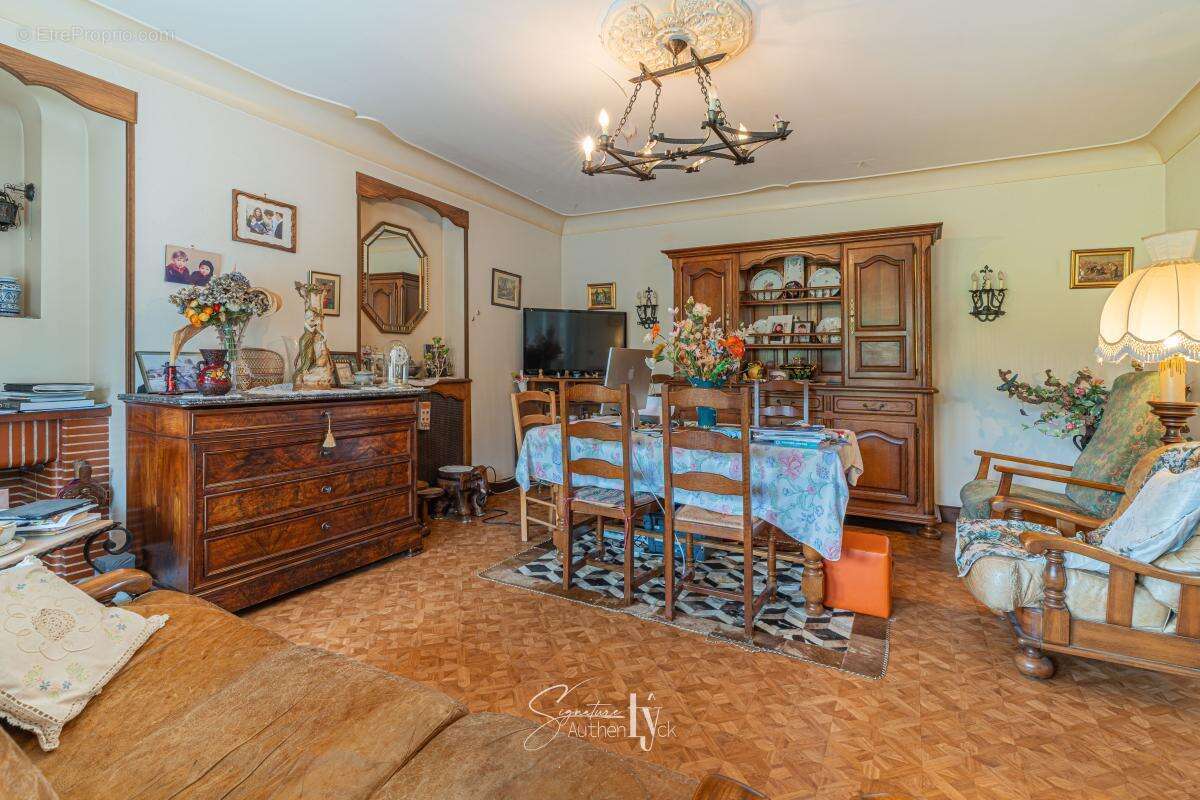 Maison 115 m² à Saint-Priest-Ligoure  - photo 6