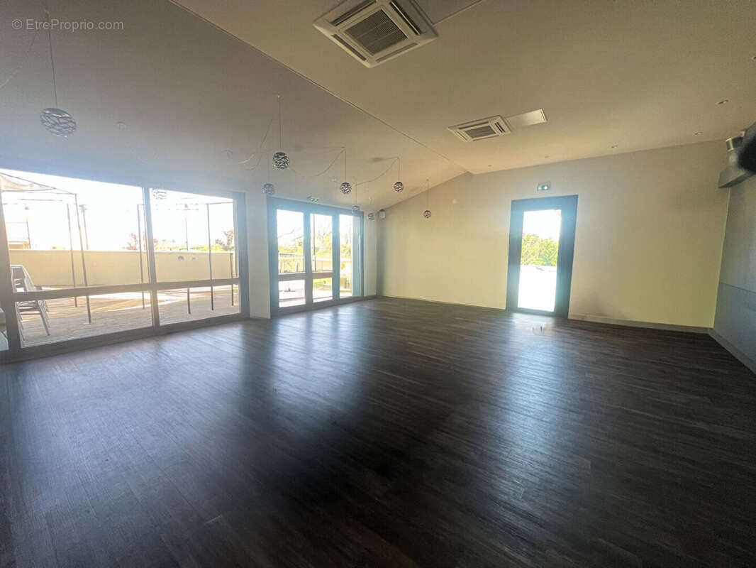 Commerce à SAINT-RAMBERT-D'ALBON