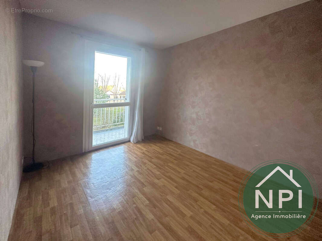 Appartement à VAUX-LE-PENIL