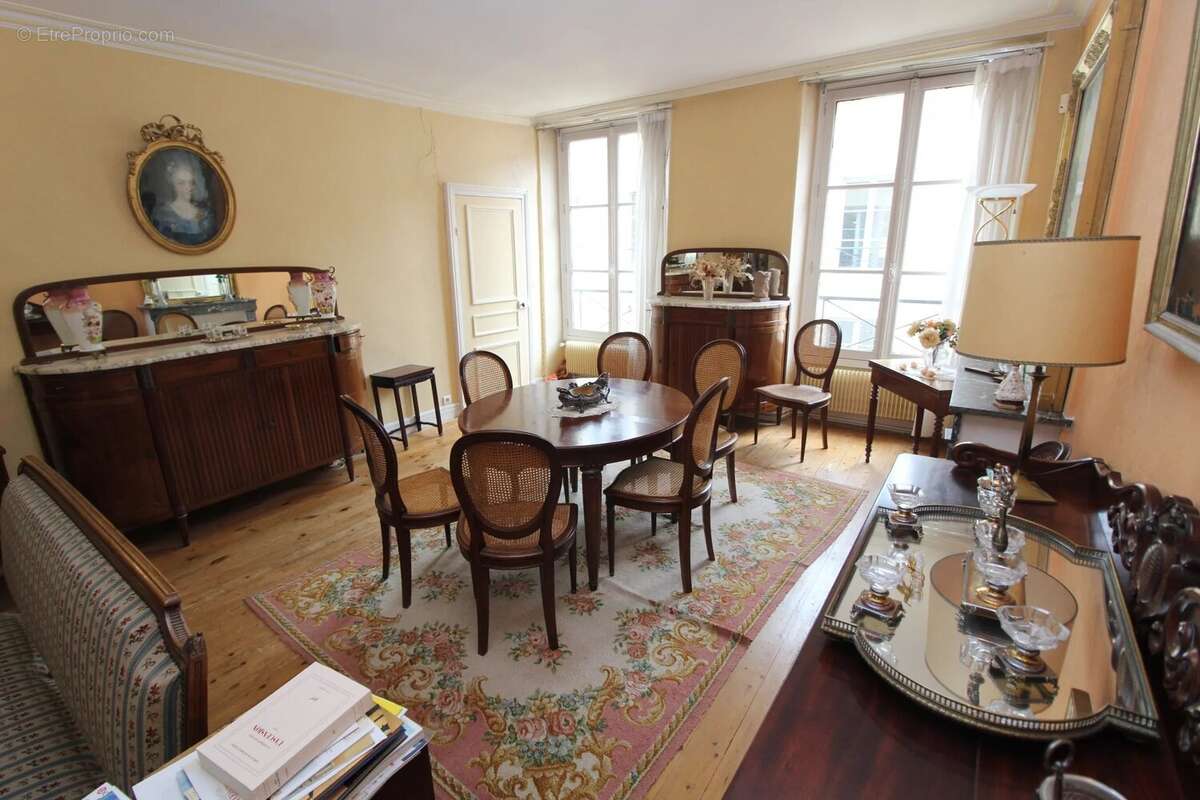 Appartement à VERSAILLES