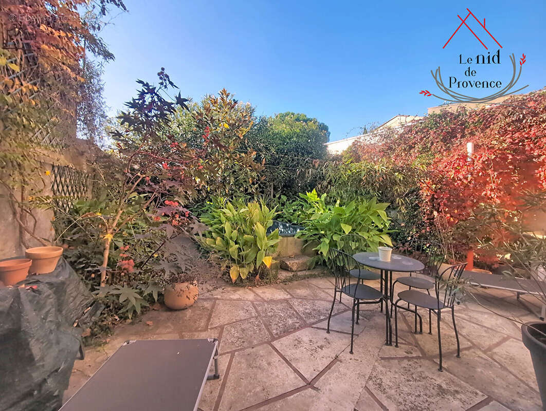 Maison à SAINTE-CECILE-LES-VIGNES