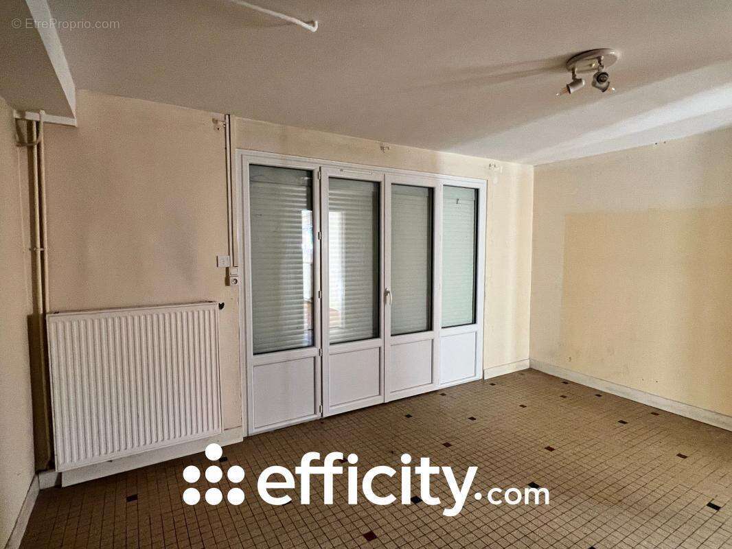 Maison 90 m² à La Riviere-De-Corps  - photo 15