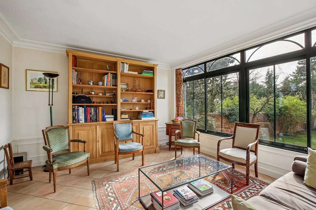 Le vesinet - maison de charme - 6 chambres - 155 m² au sol - terrain 572 m² - 5 mn rer - photo 2