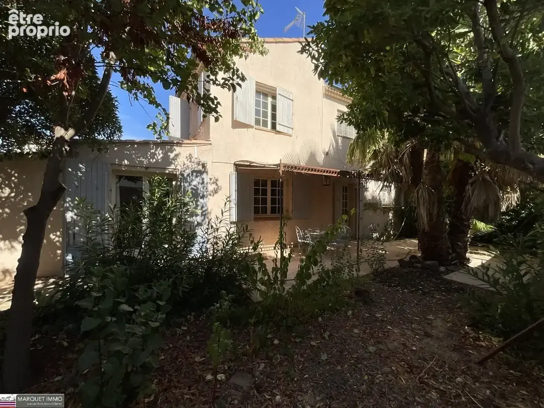 Cadre verdoyant et calme pour cette maison traditionnelle T6 de 141 m², en 3 faces, sur un terrain clos, arboré, piscinable et i - photo 22