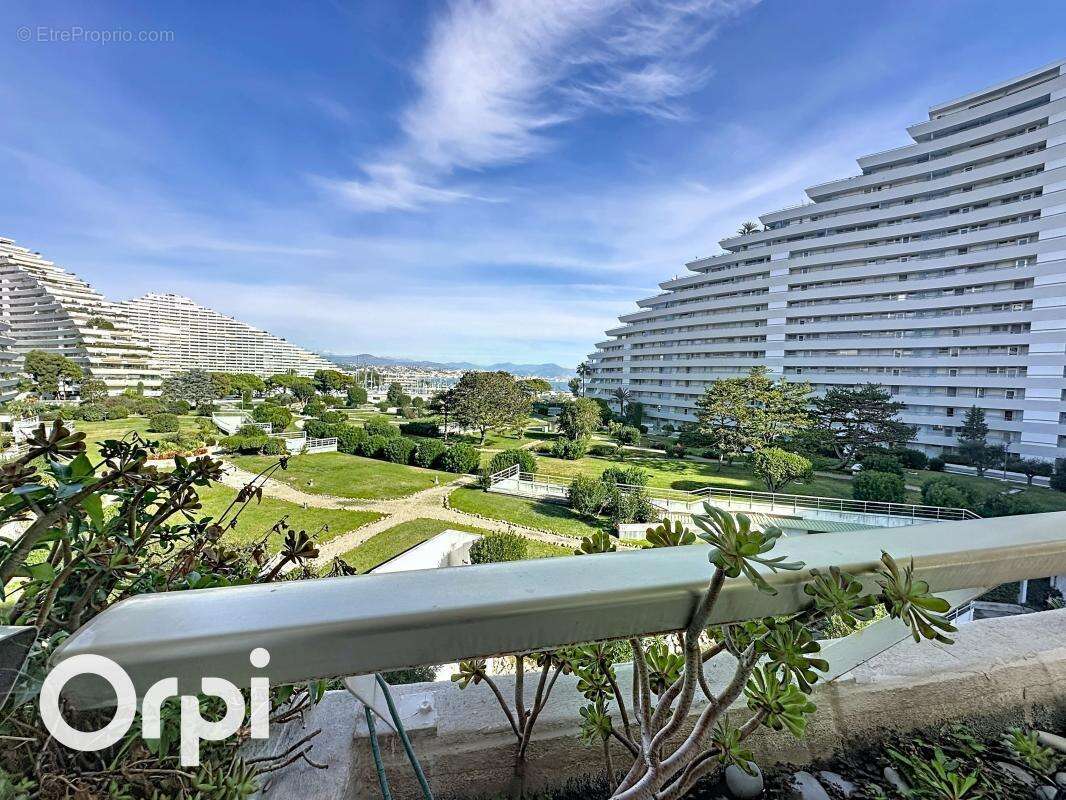 Appartement à VILLENEUVE-LOUBET