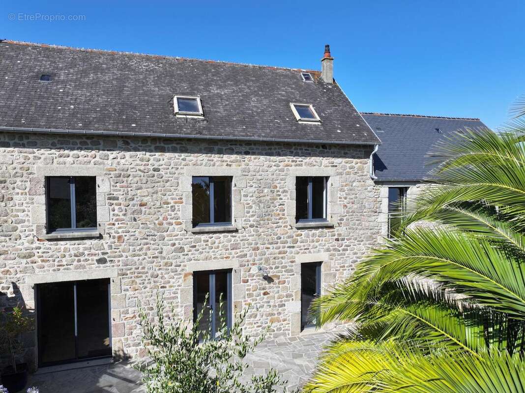 Maison 132 m² à Reville  - photo 2