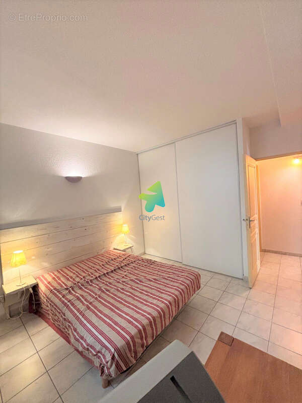 Appartement T3 69.57m2 + Terrasse + Cellier + Parkings - photo 3