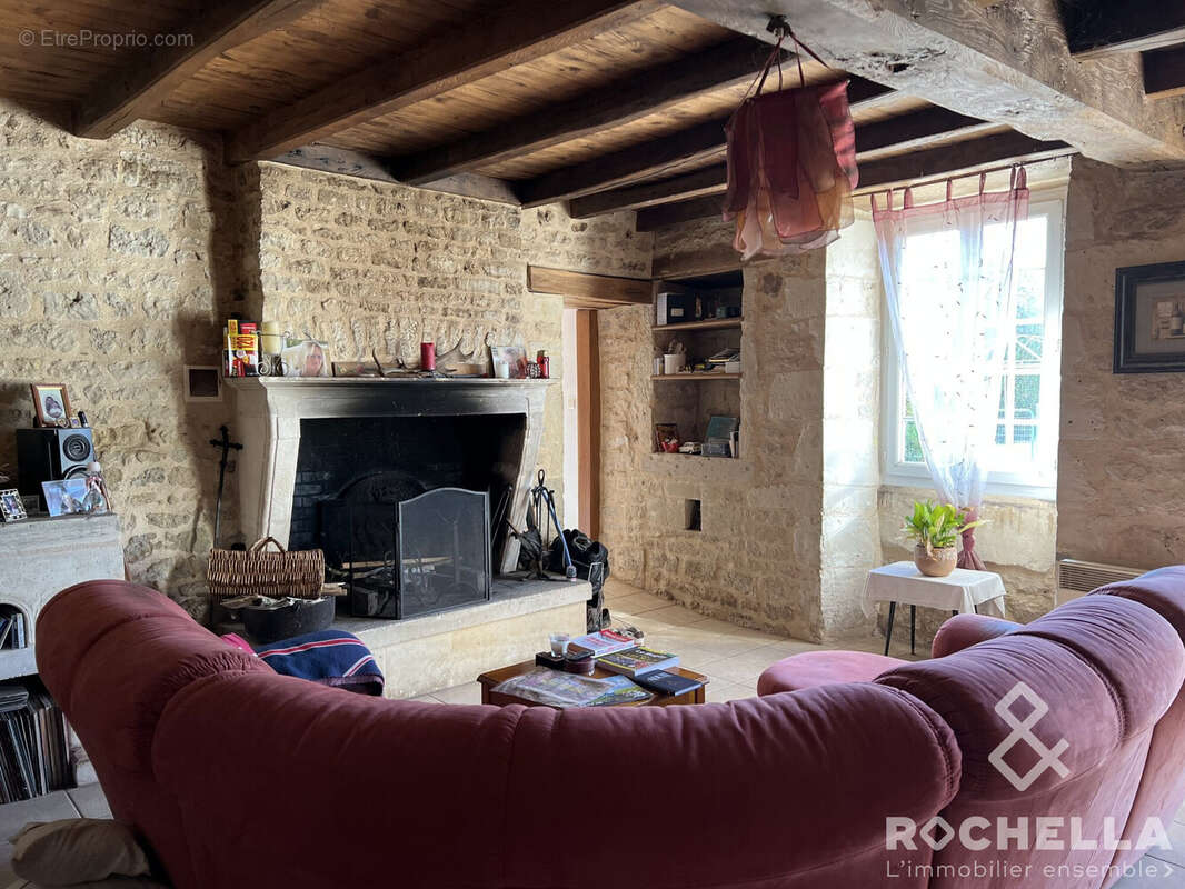Maison 213 m² à Vergne  - photo 5