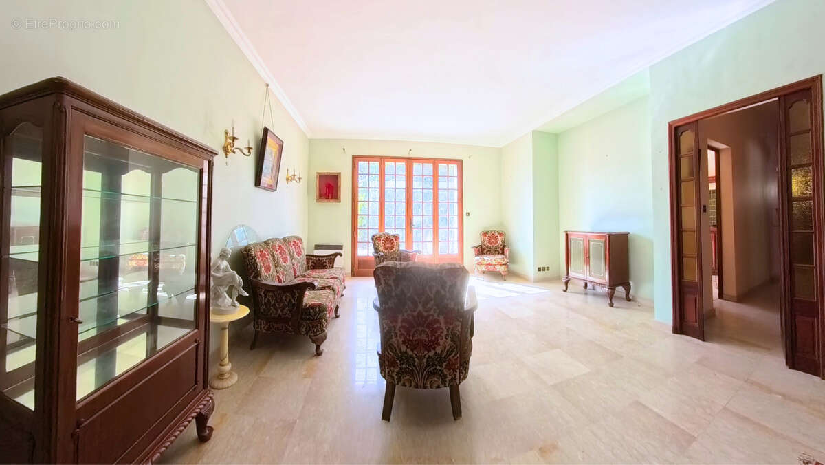 Maison T5 de 174 m2 Carrez - 327m2 de terrain - photo 9