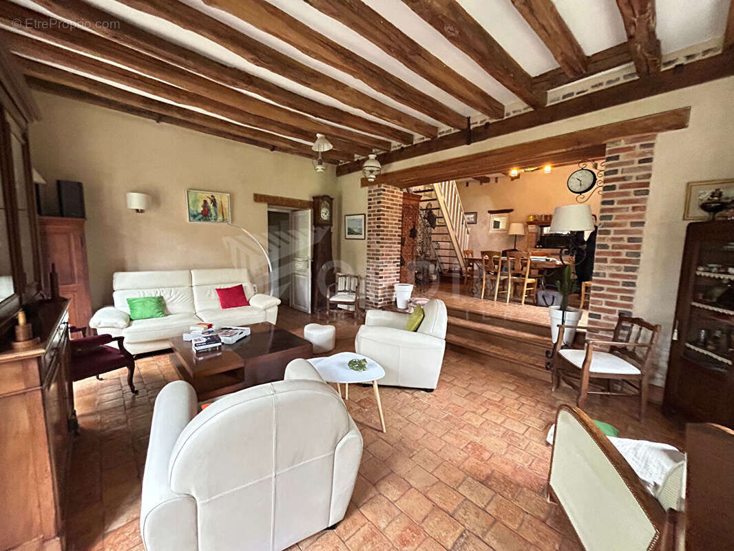 Maison à TOUCY