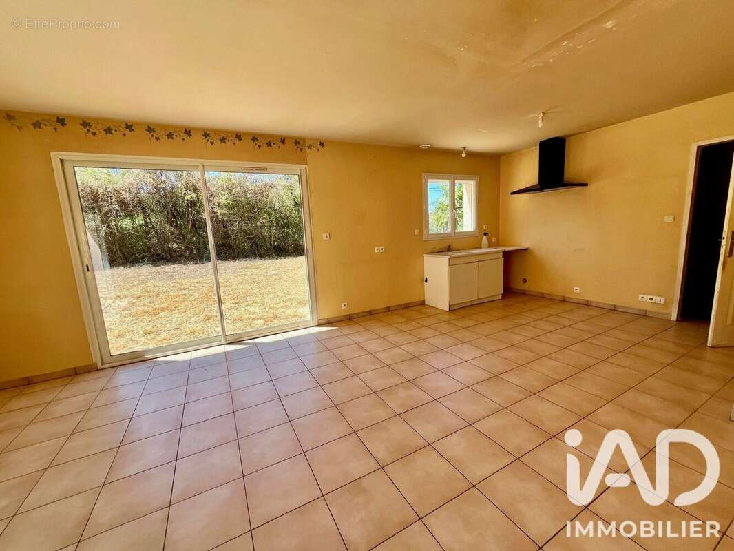 Maison 113 m² à Fleure  - photo 7