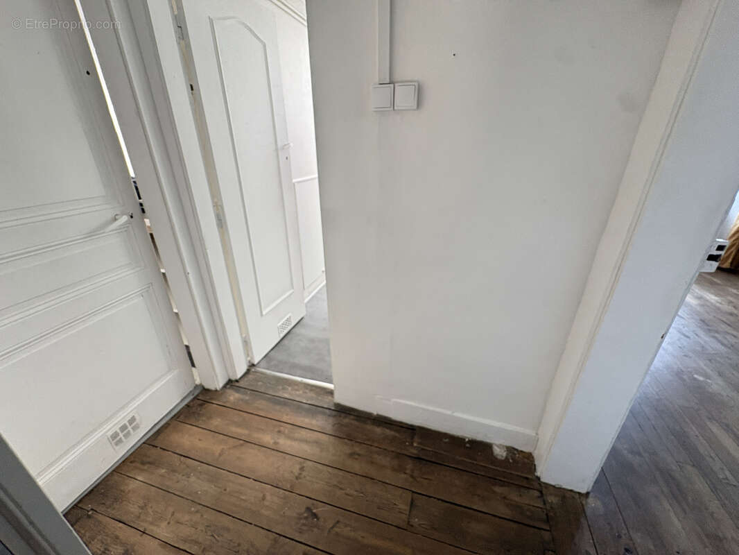 Appartement de Type 3 avec petit jardin rue de Rochechouart - photo 8