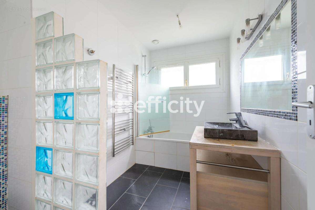 Maison à BOIS-D'ARCY