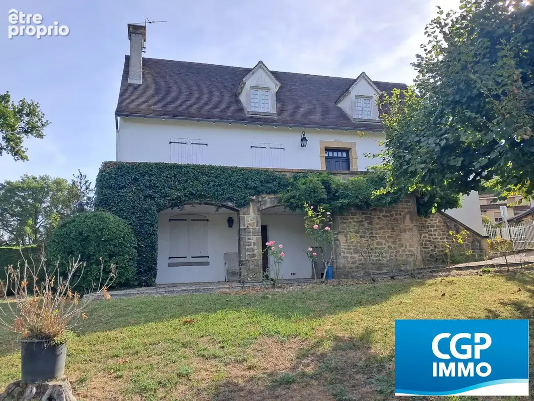 Maison 9 pièces 220 m² à vendre à Saint-Laurent-Les-Tours (46400) - photo 2