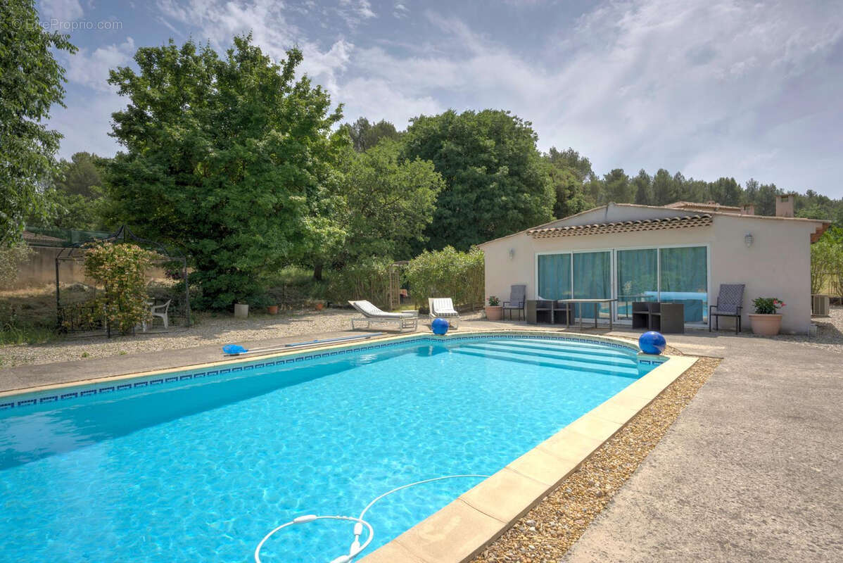 Maison à LE THOLONET