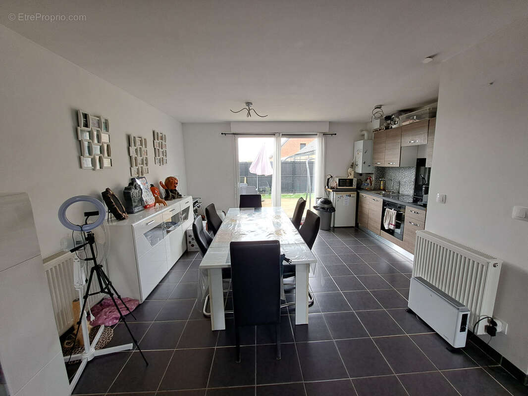 Maison à OSTRICOURT