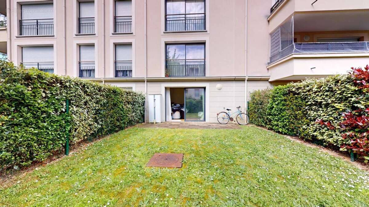 Appartement à EMERAINVILLE