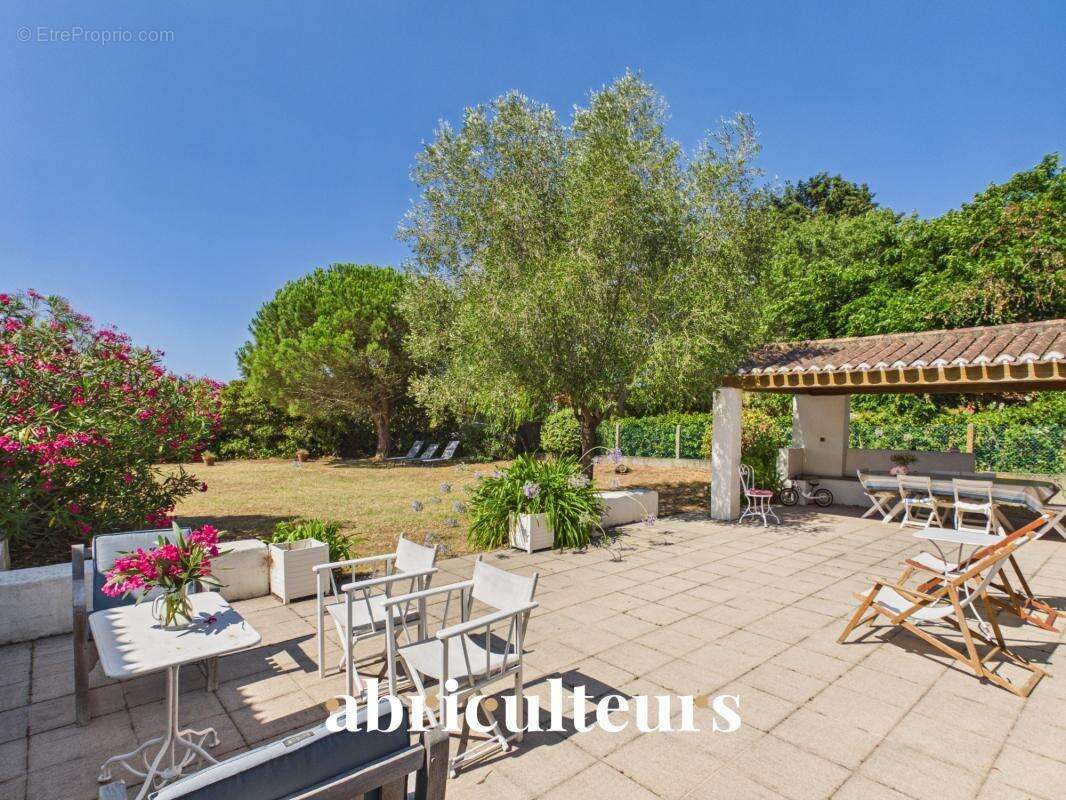 Maison familiale de 7 chambres en vente à Noirmoutier-en-l’Île (85330) - photo 5