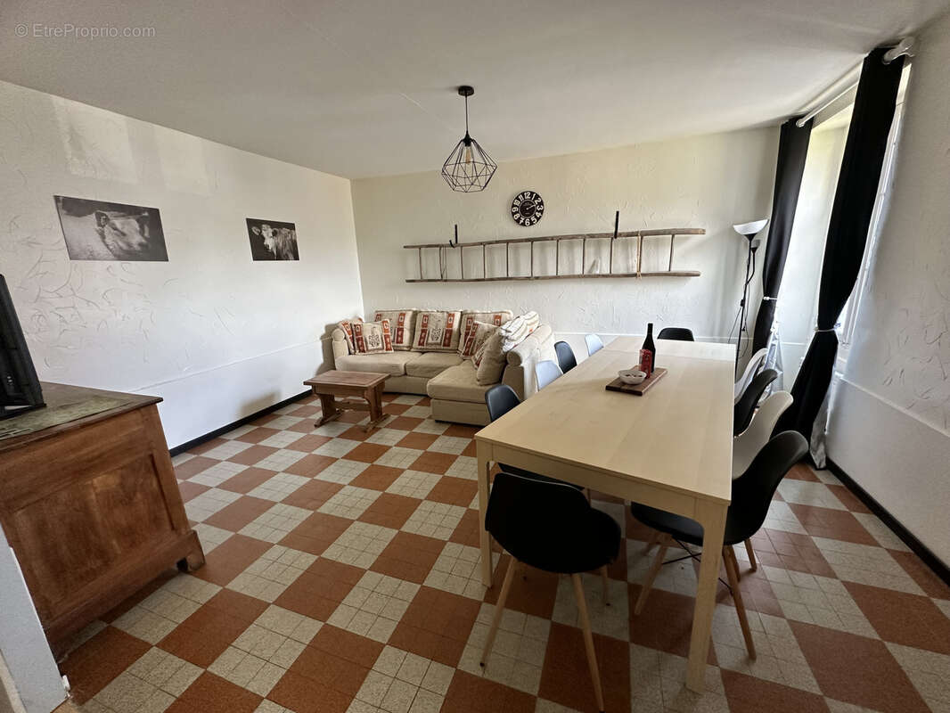 Maison à CHAILLAC