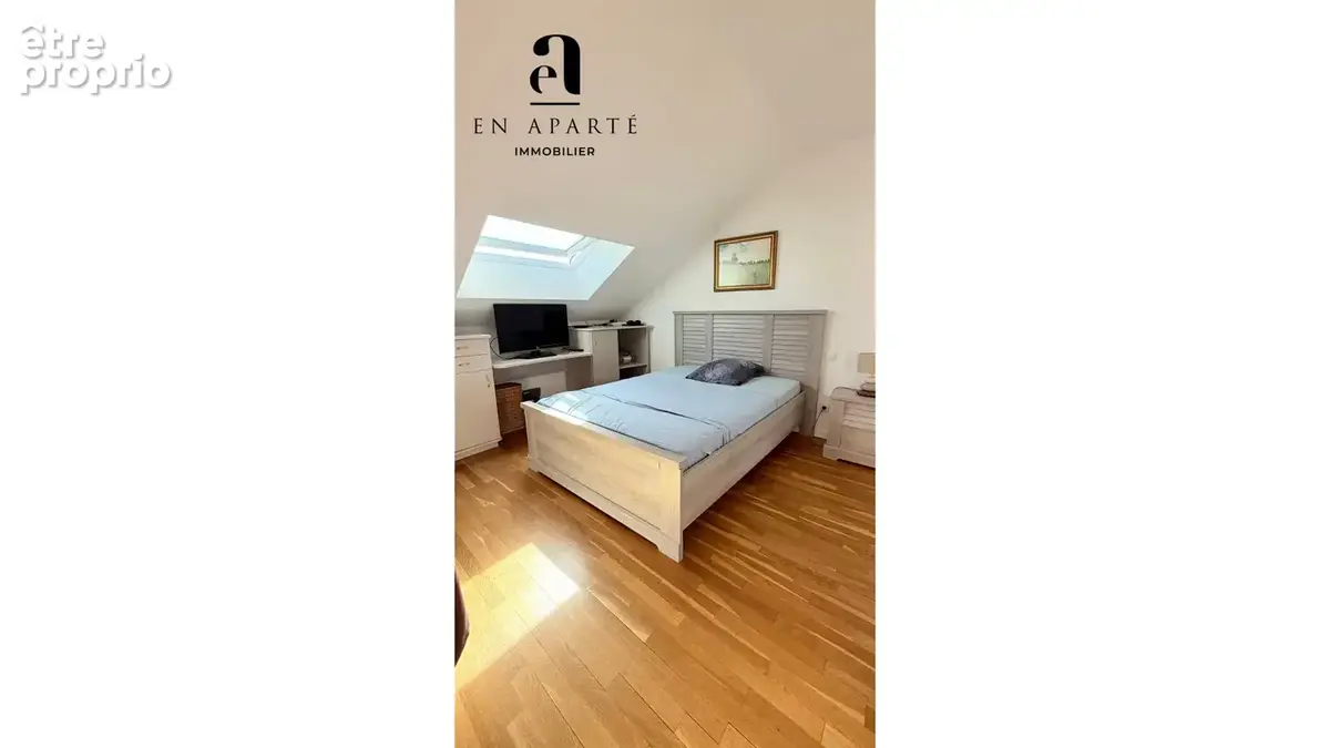 Coup de cœur : Duplex T3 en dernier étage avec terrasse tropézienne, garage double et cave. - photo 9