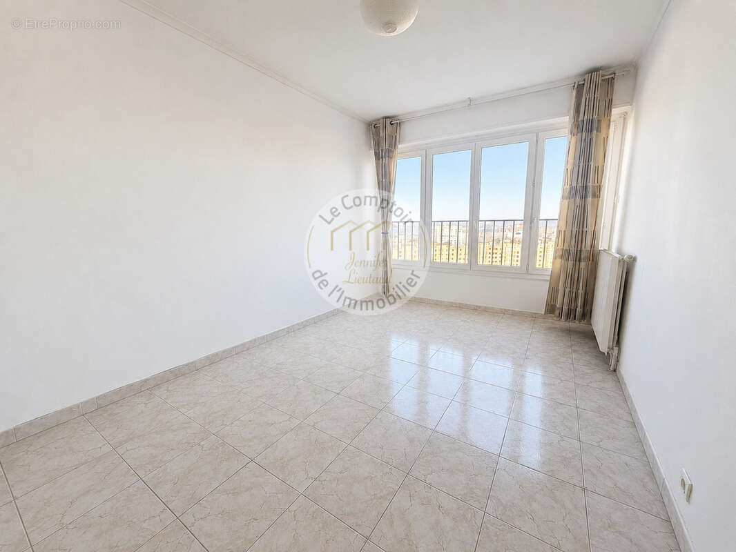 Appartement à MARSEILLE-9E