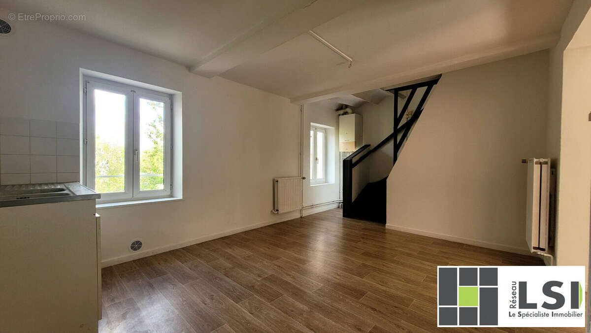 Maison à COUSOLRE