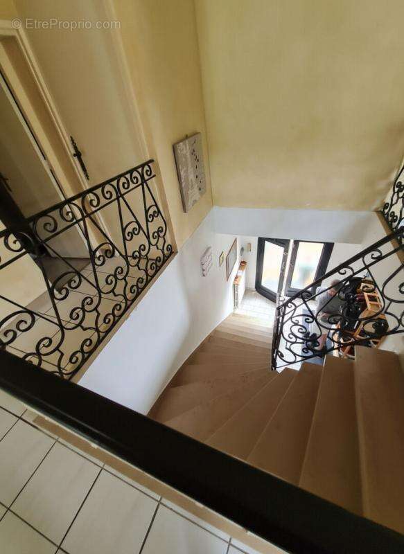 "Talence Universités Maison familiale de 159 m², 6 chambres, véranda et jardin" - photo 12