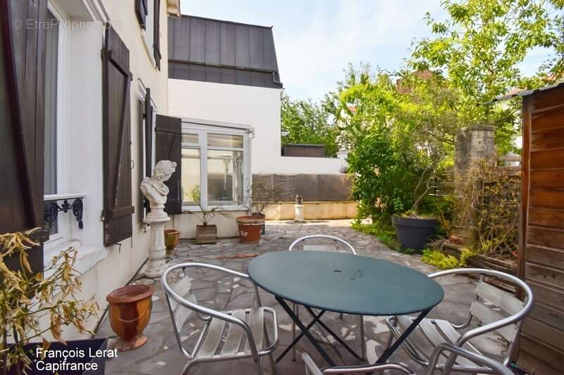 Duplex à vendre 5 pièces SAINT CLOUD (92) - Duplex de 97,05 m² avec cour privative de 45 m² – Saint-Cloud, quartier du Val d'Or  - photo 17