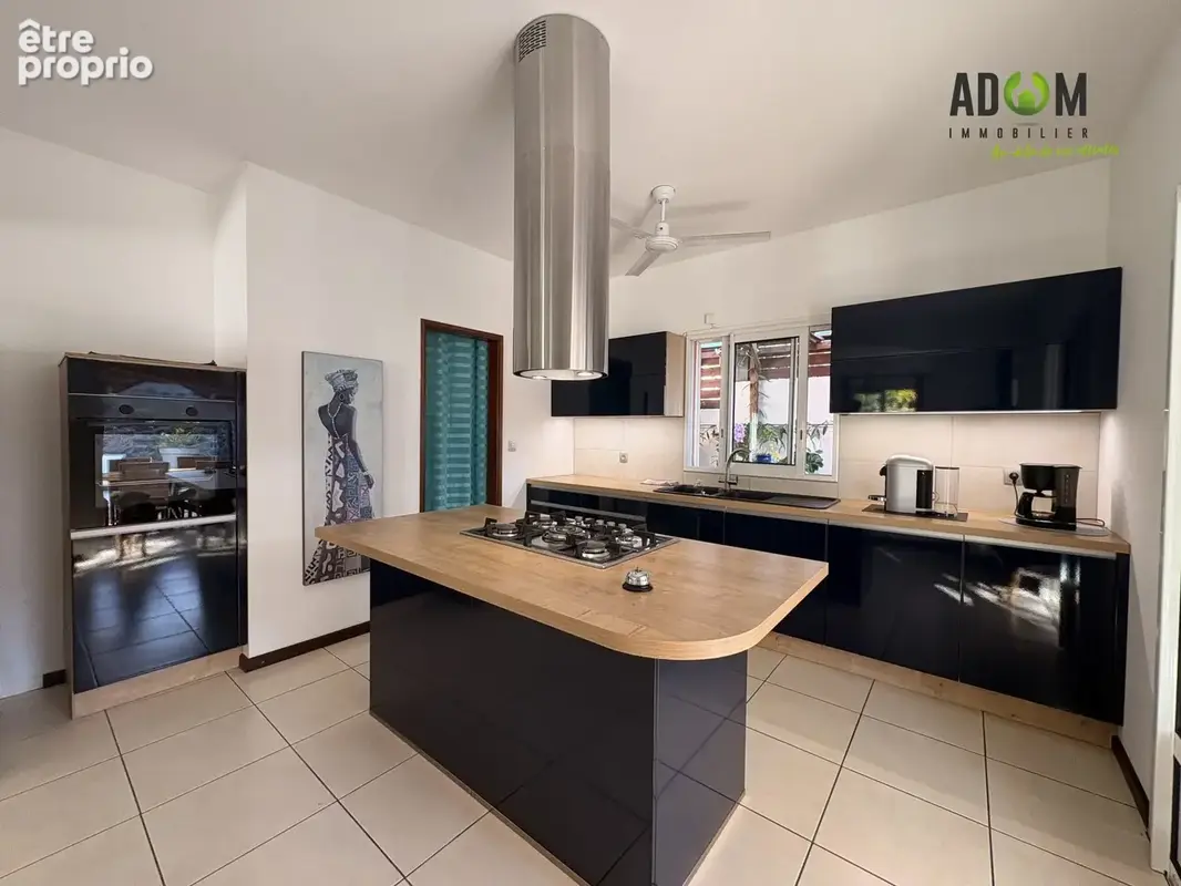 Maison 7 pièces 210 m² à vendre à Saint-Pierre (97410) - photo 6