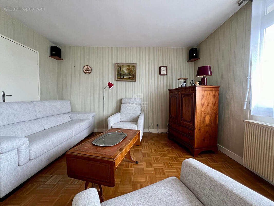 Appartement à HOUILLES